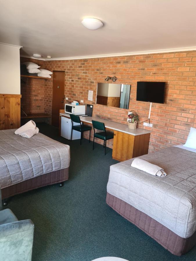 Regency Court Motel Cobram Bagian luar foto