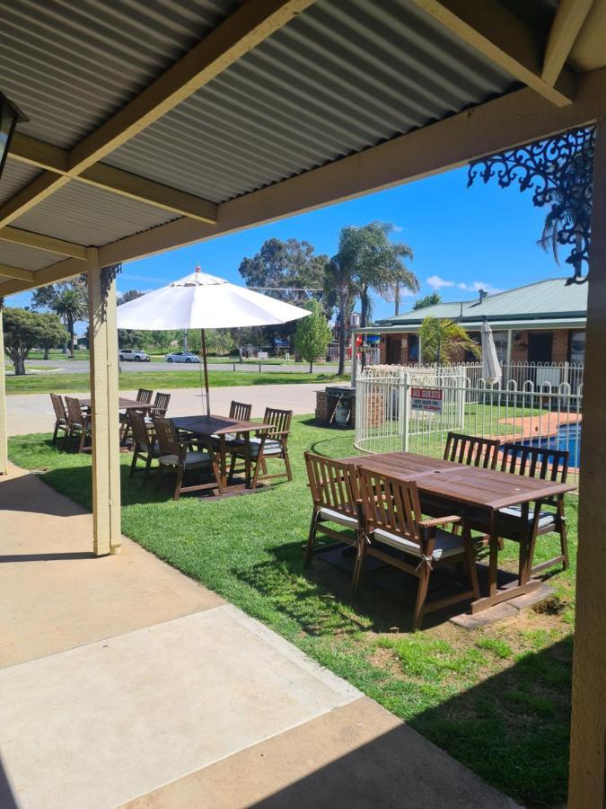 Regency Court Motel Cobram Bagian luar foto
