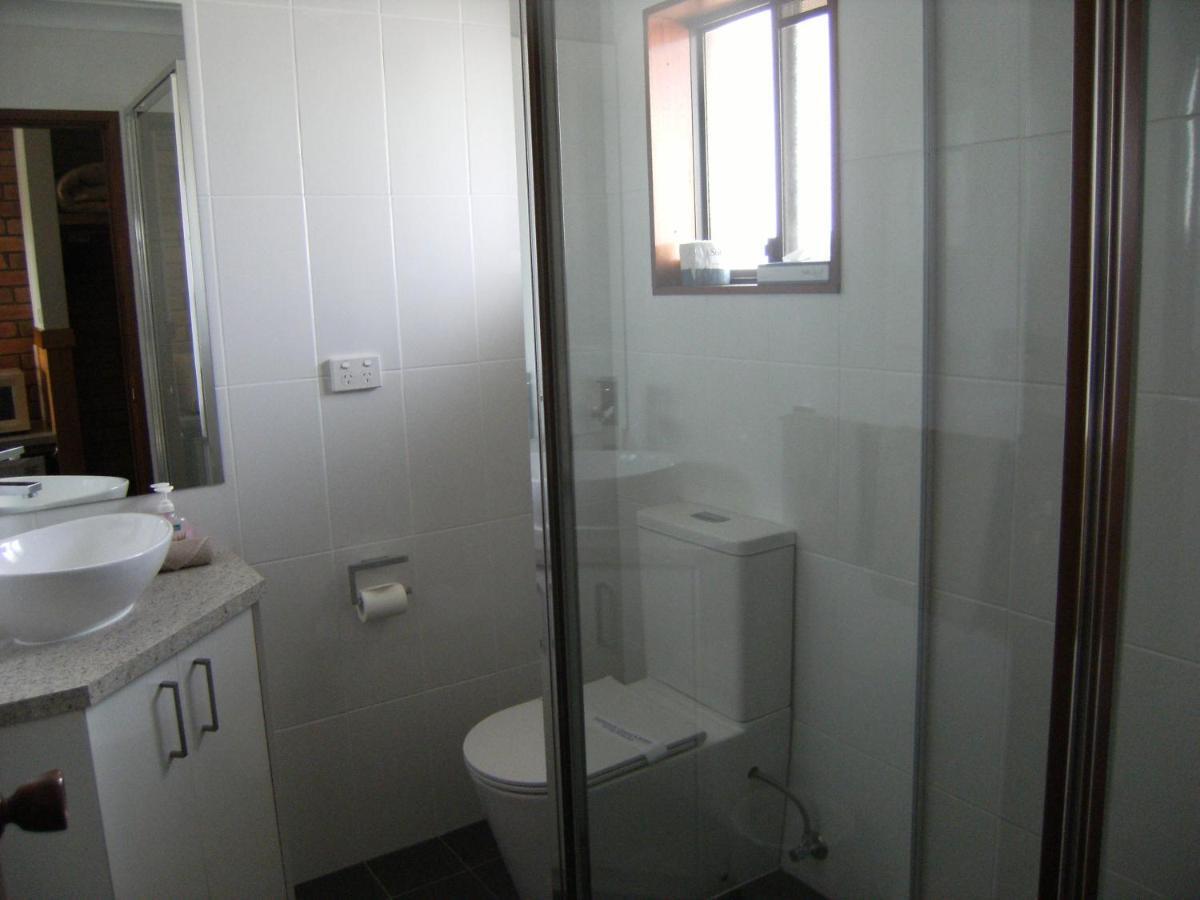 Regency Court Motel Cobram Bagian luar foto